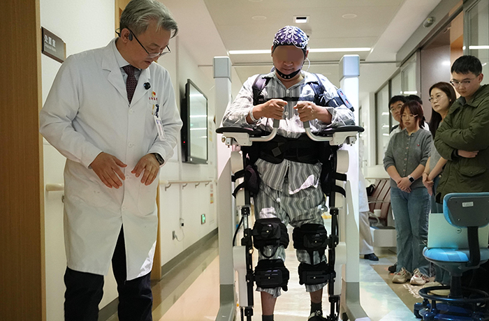 程天科技助力國內(nèi)首例“腦-脊-機(jī)”融合康復(fù)行走案例