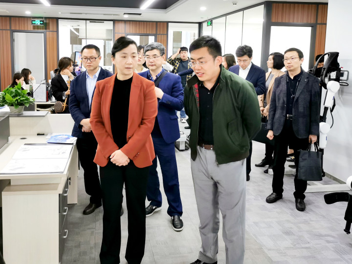 領(lǐng)導(dǎo)關(guān)懷丨王文序副省長(zhǎng)專題調(diào)研程天科技開(kāi)展“三服務(wù)”活動(dòng)